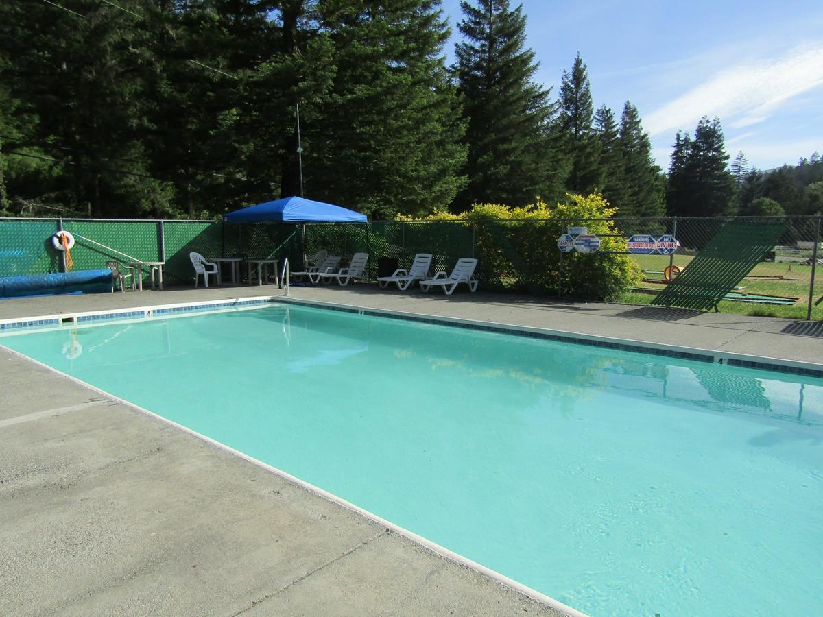 Dean Creek Resort Redway エクステリア 写真